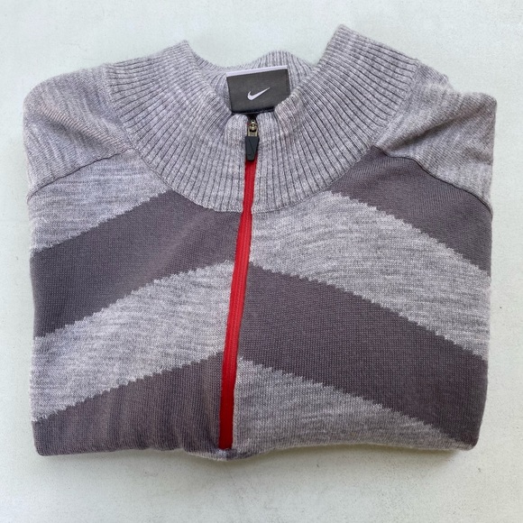Nike Sweaters - Nike mens Golf marino wool blend sweater gray hakf zip Size Large